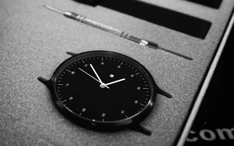Servicio profesional de reparación de relojes de pulsera, pared y bolsillo en Valencia